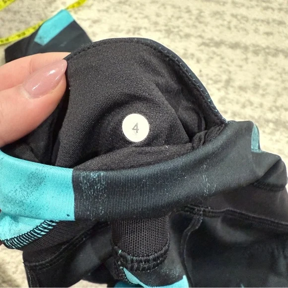 Lululemon Blue and Black Inspire Tight II *Full-On Luxtreme (Mesh) - Picture 11 of 14